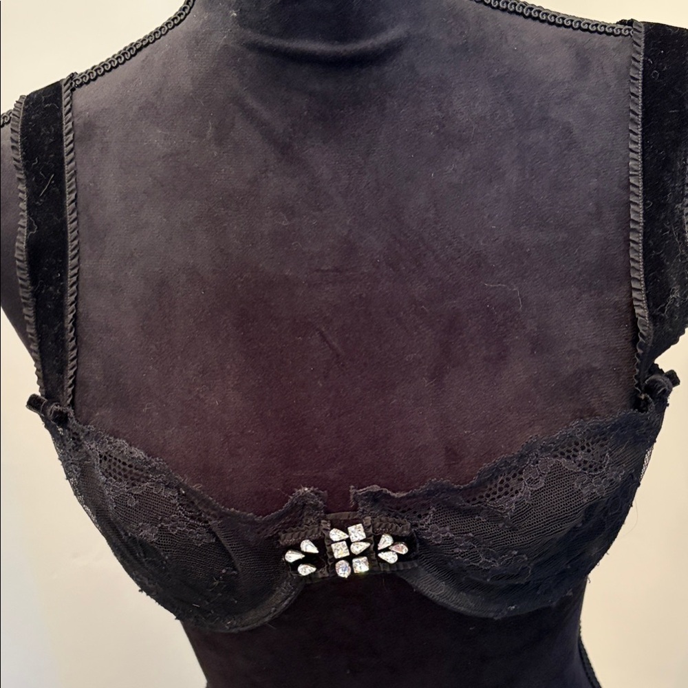 Ultra RARE Vintage Y2K Victoria's Secret Black Lace Bra with Swarovski Jewels 💎